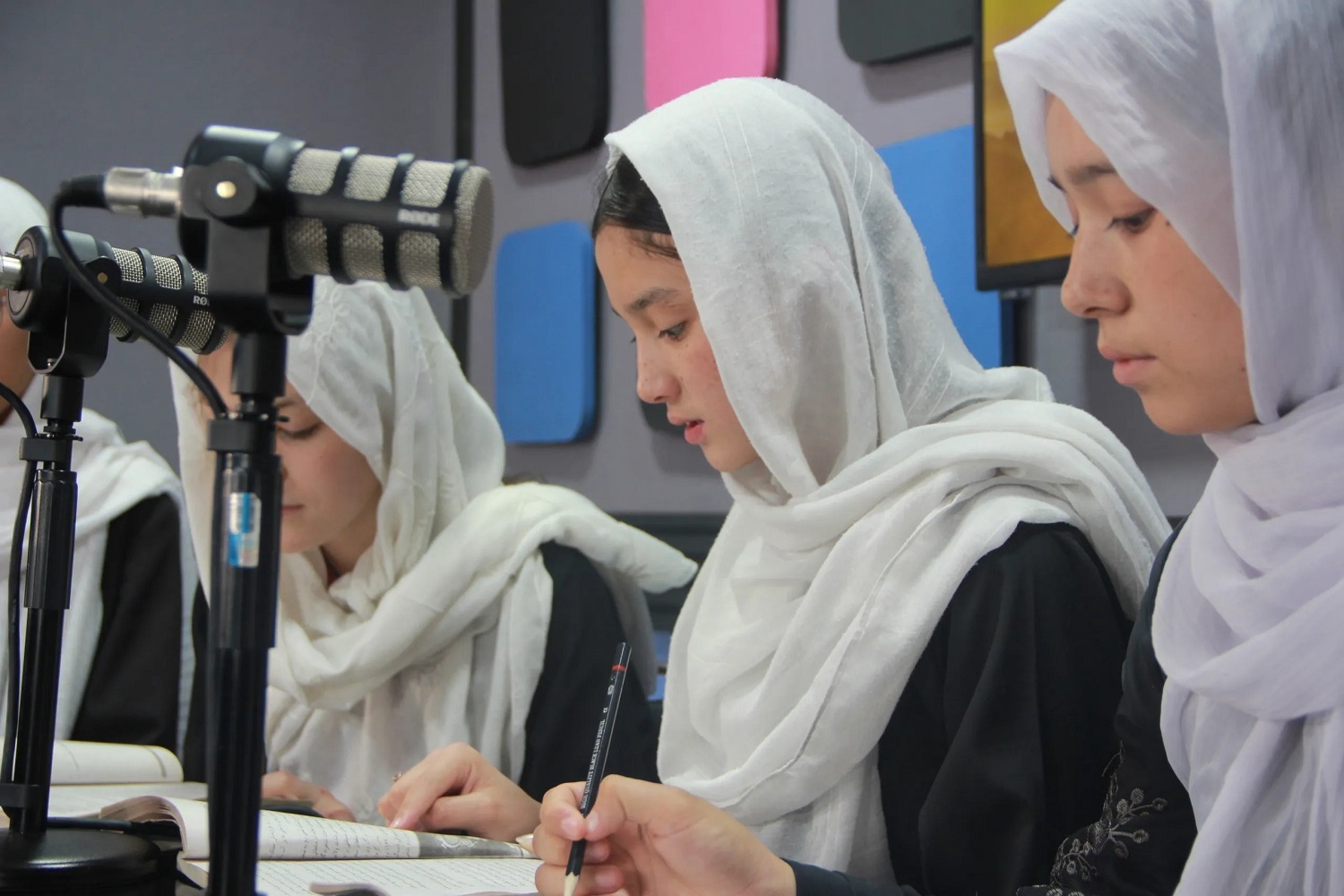 Radio Begum,Afghanistan