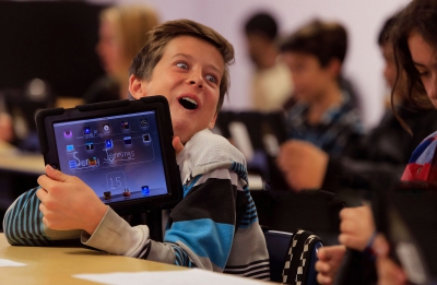 Female high school teacher quits job in anger: Technology is destroying education