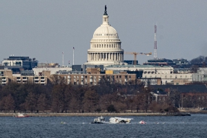 American Airlines jet collided with Black Hawk over Potomac River