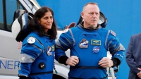 American astronauts return to Earth