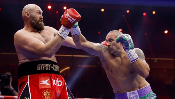 Usyk defeats Tyson Fury on points again